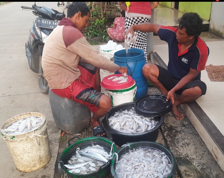 Ombak Reda Nelayan Mulai Melaut , Semoga Solar Selalu Ada