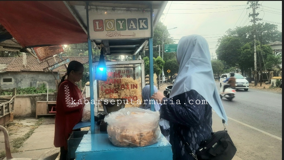 Wagiyem 30 Tahun Jualan Keripik Ketela Pohon di Pecangaan