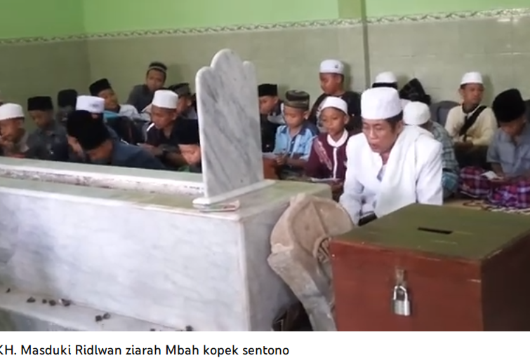 Kisah Mbah Kopek Wali Perempuan ,Makamnya di desa Sowan Kidul Jepara