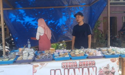 Yusella Snack Sediakan Aneka Jajanan Jadul di Pertigaan Masjid Bugel