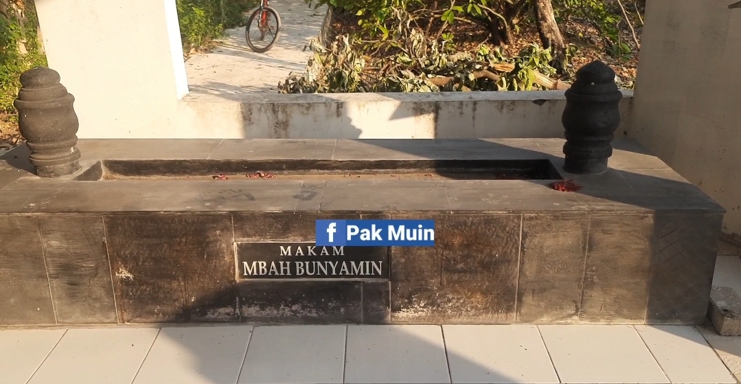 Menguak  Misteri  Makam Mbah Bunyamin Maulana Desa Jungpasir Demak