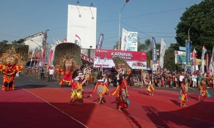 Karnaval HUT RI  ke 78 Di Demak  Ribuan Warga Saksikan Keseruannya