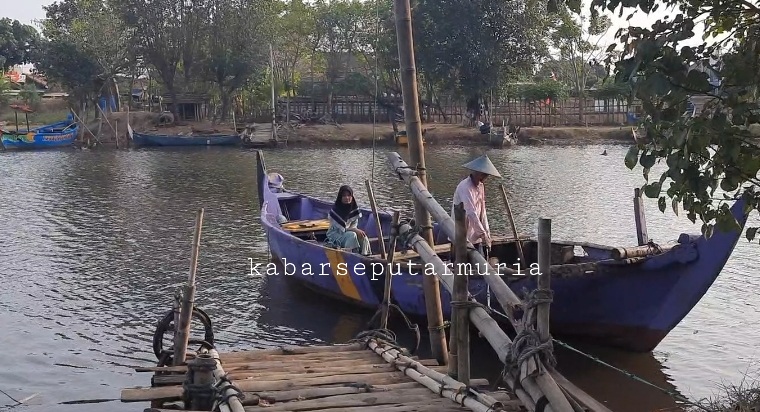 Sejak Tahun 1971 Mbah Mufid Sudah Seberangkan Orang di Sungai SWD II Desa Karangaji