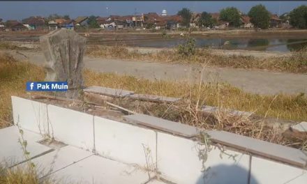 Makam Mbah Nameng di Makam Umum Surodadi Jepara Di Keramatkan Warga Setempat