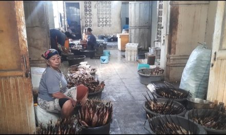 Pengasapan Ikan di Desa Wonosari Demak , Proses Produksi Pagi Hingga Malam Hari