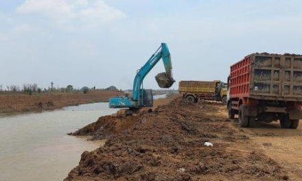 Proyek Normalisasi Sungai SWD2 Kecamatan Kedung Pekan Depan Di Mulai