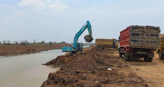 Proyek Normalisasi Sungai SWD2 Kecamatan Kedung Pekan Depan Di Mulai