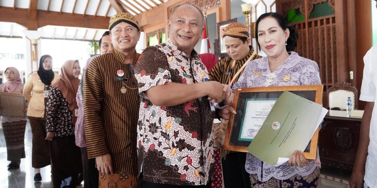 SMP Negeri 1 Trangkil Raih Predikat Sekolah Adiwiyata Nasional