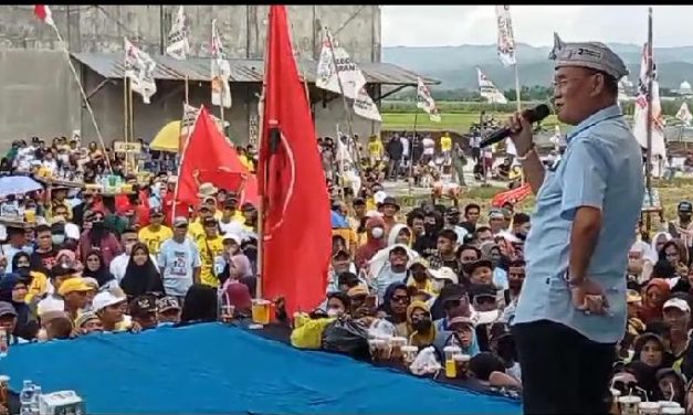 Pendukung Prabowo-Gibran Gelar Kampanye Terbuka di Pelataran Gudang Beras