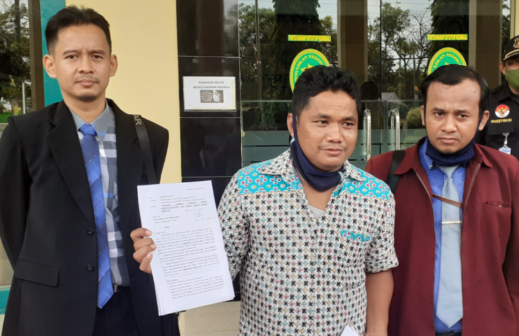 Kenangan Kang Munir Pengacara Demak , Sebelum Buka Kantor Sendiri