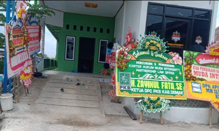 Kang Munir Buka Kantor Pengacara di Desa Purwosari Demak , Meski di  Desa Tapi Rasa Kota