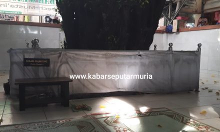 Ziarah Ke Makam Mbah “Gamong” Di Halaman Pasar Kliwon Kudus