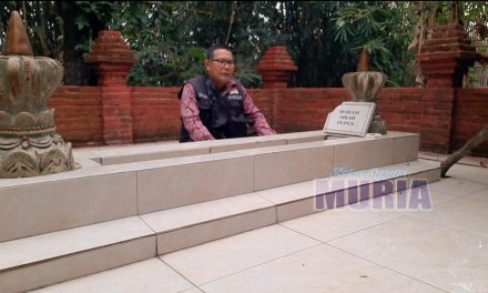 MAKAM MBAH PUPUS DAN BELIK KEMBAR DI DESA SENDANG YANG MASIH DIKERAMATKAN