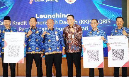 Pemkab Pati Menerima Bantuan Stunting Dan CSR Bank Jateng pada Launching Kartu Kredit Pemerintah Daerah (KKPD) QRIS