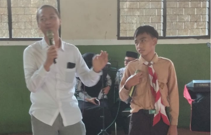 Giat Alumni Mengajar ,  Ahmad Saifudin,  Motivasi Ratusan Siswa SMPN 1 Pecangaan