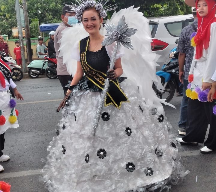 WOOOOOWWW KEREEEEEN KARNAVAL DESA MARGOYOSO MANFAATKAN limbah Plastik