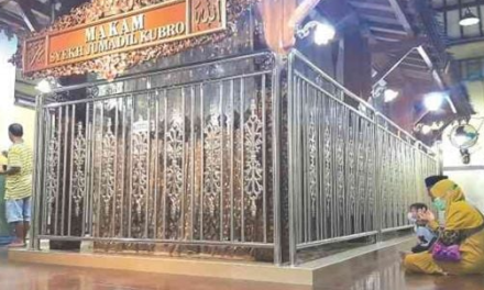 MAKAM JUMADIL KUBRO TERBOYO SEMARANG ASLI , TAK ADA KAITAN DENGAN BA’ALAWI