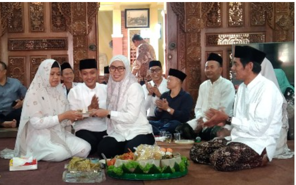 PDIP Demak Resmi Calonkan Eisti – Gus Bad , Nasionalis Religius