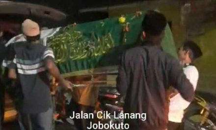 Sepeda Motor Tabrak Truk Garam , 3 Orang MD ini Kronologinya