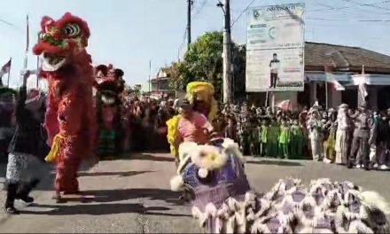 Seni Barongsai Trimukti Welahan Jepara ,  Ramaikan  Karnaval HUT Kemerdekaan RI