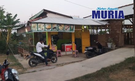 Warung Kedai Bambu Tedunan Buka Sore Hingga Malam , Menu Favorit Aneka Lontong