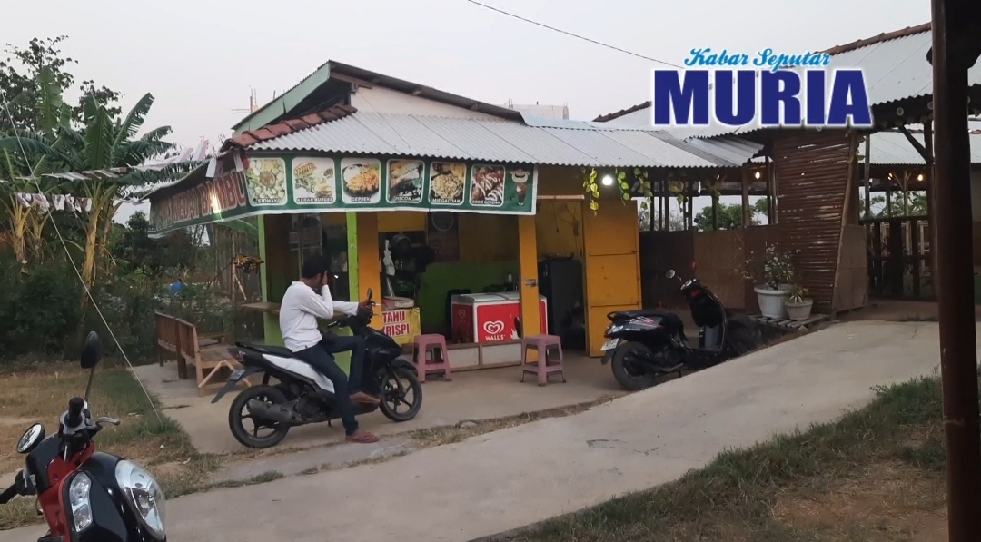 Warung Kedai Bambu Tedunan Buka Sore Hingga Malam , Menu Favorit Aneka Lontong