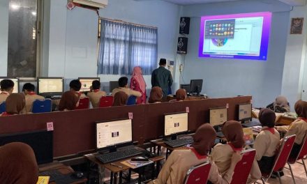 Siswa SMPN 1 Pecangaan Ikuti Workshop Pembuatan Aplikasi Gim Aksara Jawa