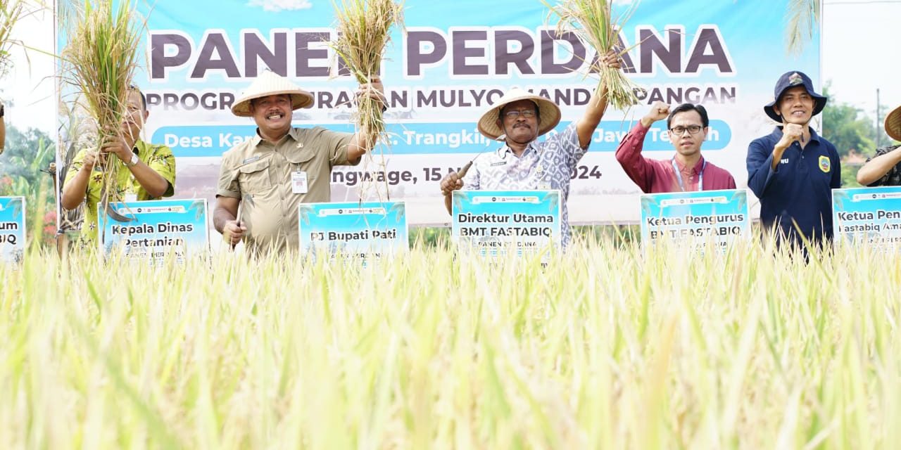 Pj Bupati Pati panen perdana di Lumbung Beras Gapoktan Trangkil