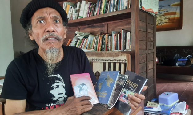 Ali Emje Penyair Jepara , Lomba Baca Puisi Hadiahnya Jangan Hanya Piala dan Piagam