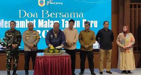 Malam Tahun Baru 2025, Bank Jateng Pati Dukung Penuh Gelar Doa Bersama dan Pentas Seni Ketoprak.