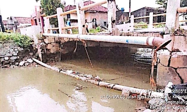 Jembatan Kali Rodo Kedungmalang Jepara  Rawan Ambrol , Truk Besar Dilarang Melintas