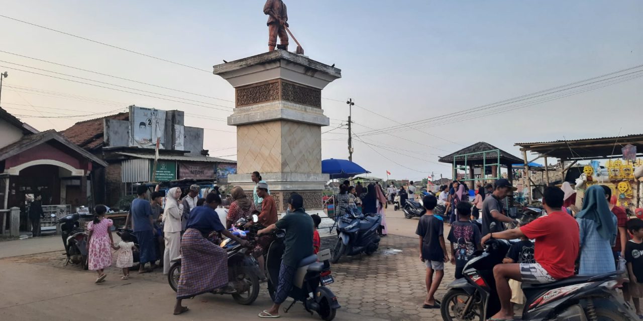Ngabuburit di Tugu Garam Kedungmutih, Ada Aneka Takjil Buka Puasa