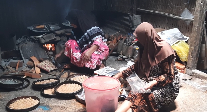 Kue Larut dan Madu Mongso Kue Lebaran Khas Desa Mutih Kulon Demak