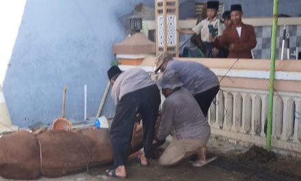 Masjid Jami’ Baiturrohman Karangaji Jepara Sembelih Qurban Hari Jum’at