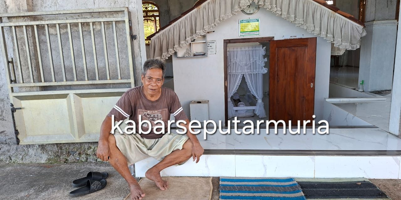 Rasim Juru Kunci Makam Mbah Ronggo Kusumo Kaliombo, Teruskan Pengabdian Kakeknya