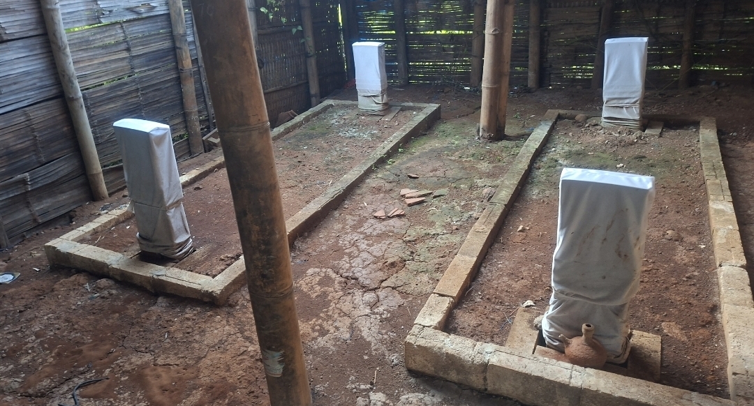 Misteri 2 Makam di Gubug Bambu Desa Kedungmutih Demak