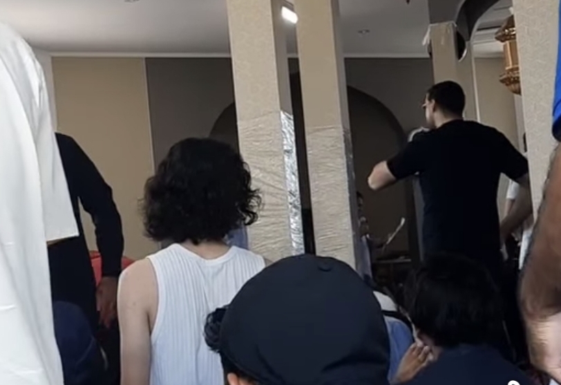 Cerita dari Jepang , Shalat Jum’at Pakai Kaos Singlet Tetap Pede Aja