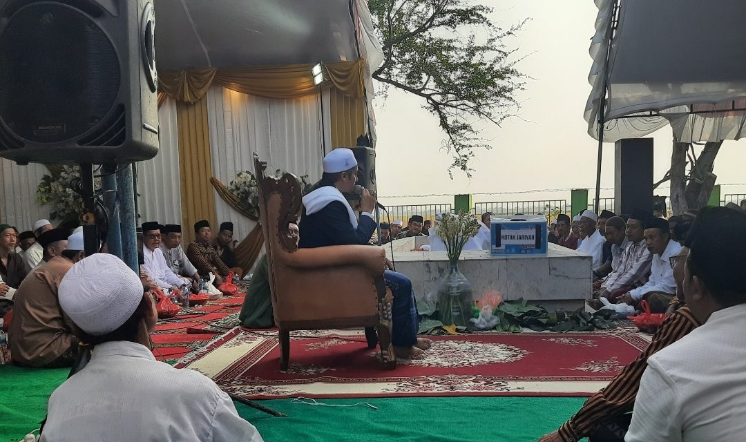 Ribuan Jamaah Hadiri Haul Akbar Syekh Maulana Abdurrohman Burwatu, Tradisi Spiritual Desa Mutih Kulon