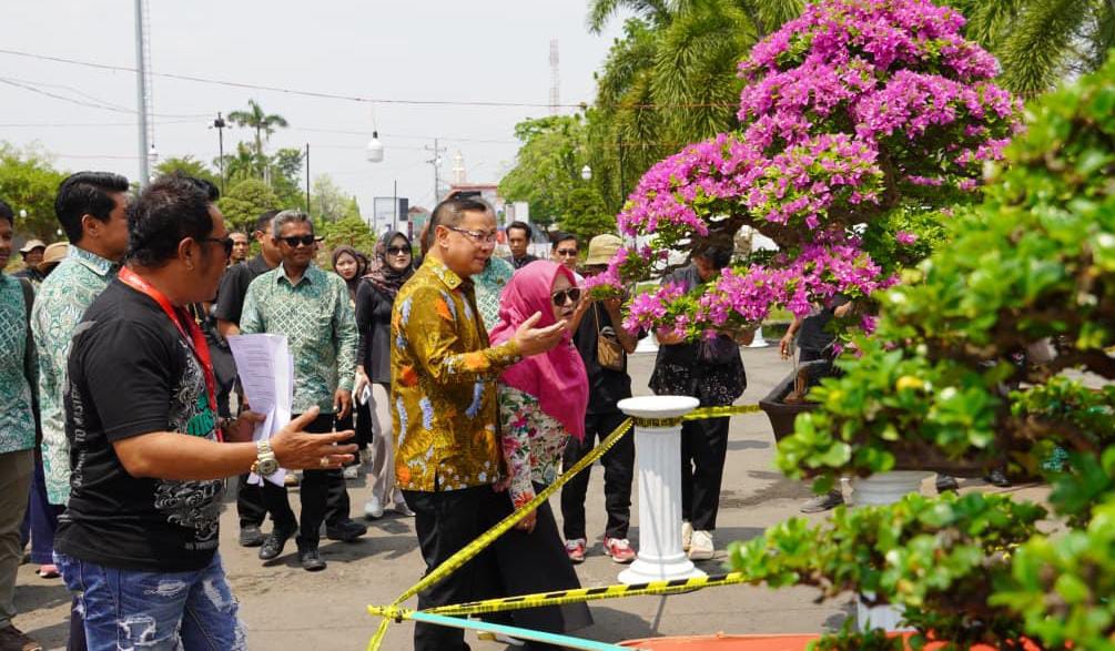Bupati Pati Apresiasi Kontes Bonsai Tingkat Nasional