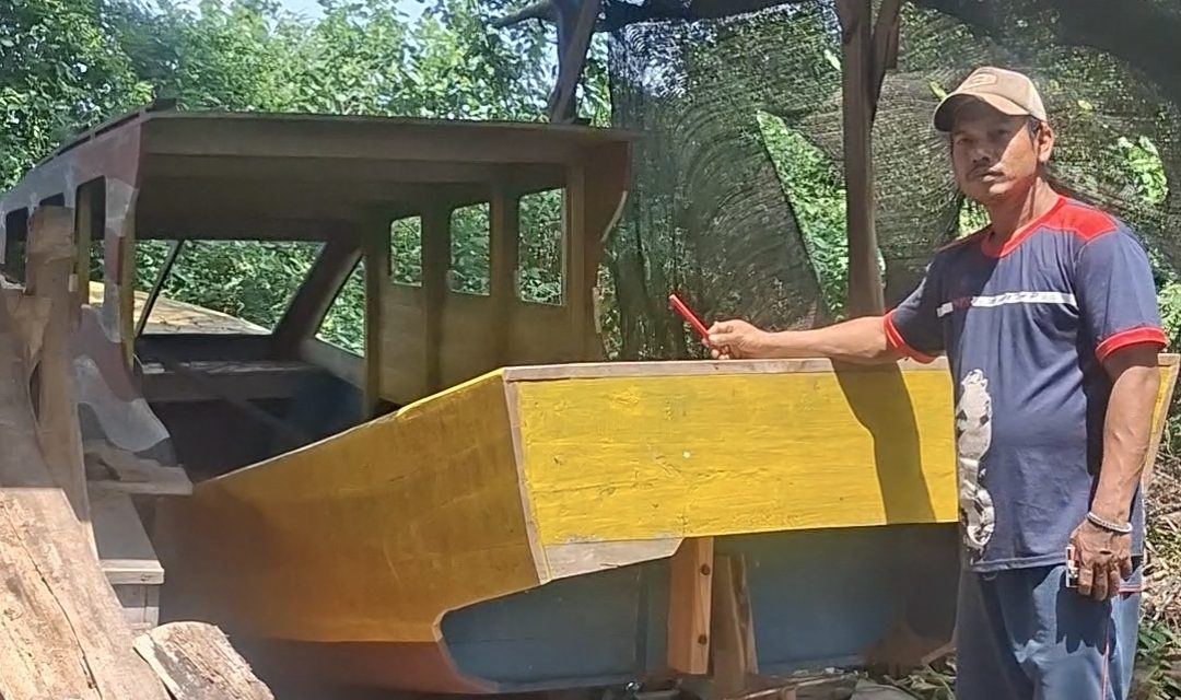 Melihat Usaha Pembuatan Perahu di Wedung , Nelayan Batangpun Pesan Ke Sana