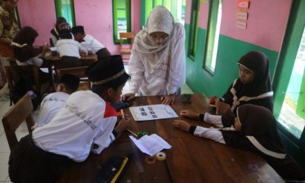 Atasi Momok Pelajaran Sulit: Dosen dan Mahasiswa Untidar Gagas Program ‘SMATH’ Tingkatkan Minat Sains dan Matematika melalui Hands-on Activity