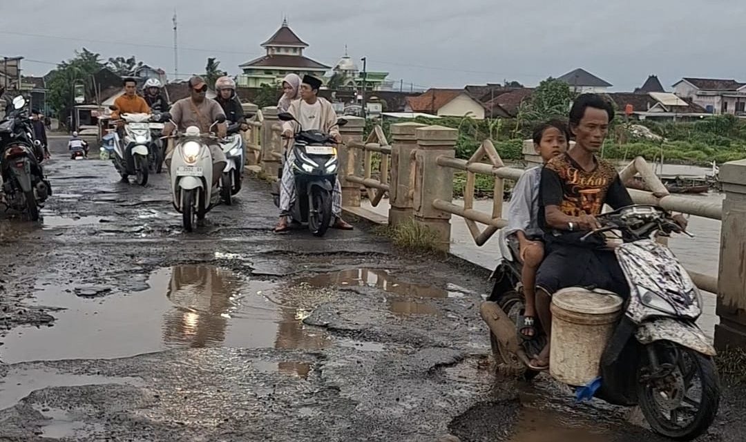 Jembatan Demak – Jepara desa Kedungmutih – Kedungmalang Musim Hujan Kerusakan Bertambah Parah