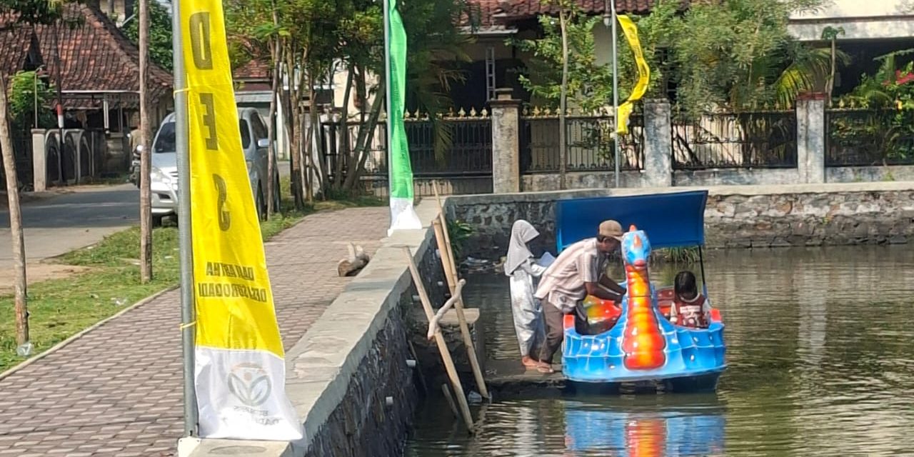 Yuk Kunjungi Sendang Ayu Surodadi Jepara , Naik Sepeda Air Bersama Keluarga