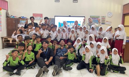 Tanamkan PHBS Sejak Dini: KKN UIN Walisongo Adakan Edukasi Cuci Tangan di SDN Mijen