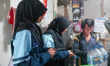 KKN 86 Posko 23 Desa Jungsemi Dorong Pembuatan QRIS untuk Mendukung Digitalisasi Keuangan UMKM
