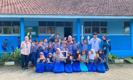 KKN UIN Walisongo Ajak Siswa SDN Mijen Melukis Celengan, Ajak Anak Gemar Menabung