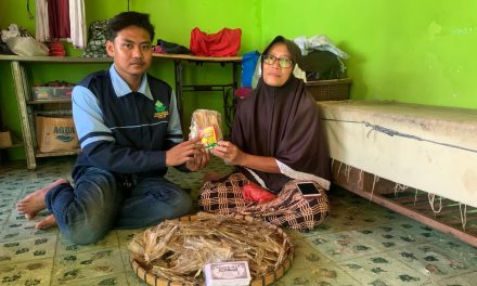 Tingkatkan Visibilitas Pasar, Mahasiswa KKN UIN Walisongo Petakan Puluhan Titik UMKM Desa Buko di Google Maps
