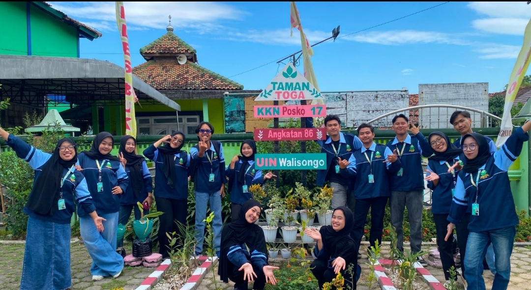 KKN UIN Walisongo Wujudkan Taman TOGA Smart Garden di Desa Buko untuk Meningkatkan Kesadaran Masyarakat akan Tanaman Obat Keluarga