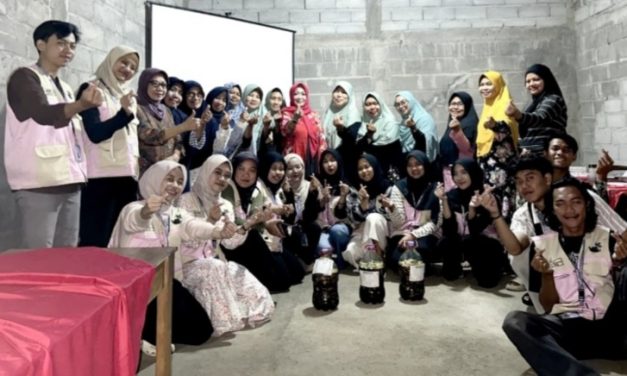 Dari Sampah Organik Jadi Manfaat, Mahasiswa KKN UIN Walisongo  Gelar Pelatihan Eco-Enzyme Bersama Ibu-Ibu PKK