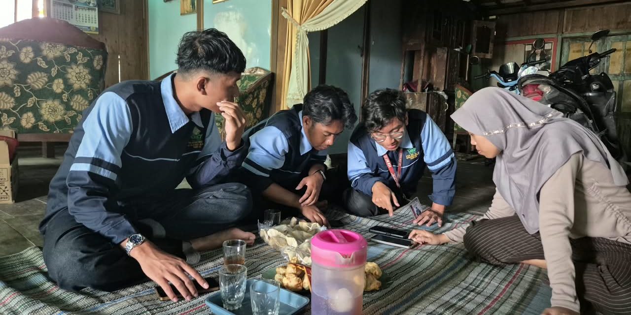 Mahasiswa KKN UIN Walisongo Dampingi UMKM Desa Soko Kidul melalui Penandaan Google Maps dan Pemasangan Banner